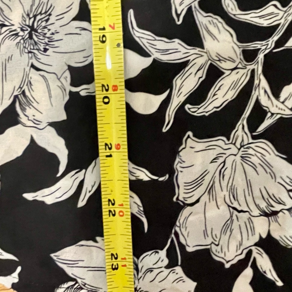 Beacon Black and White Floral Top - Picture 4 of 8